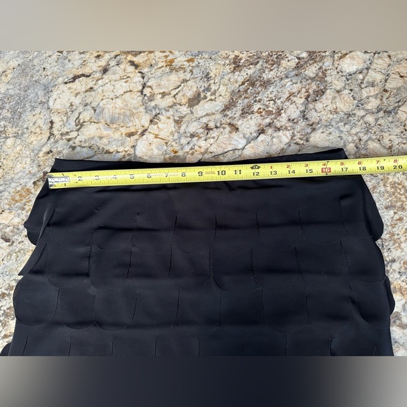 JS Collections sz 14 scalloped black skirt elastic waist slip on lined - Picture 6 of 6